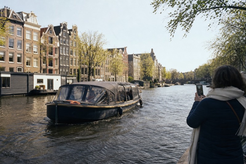 75-Minute Cruise, Multilingual Audio